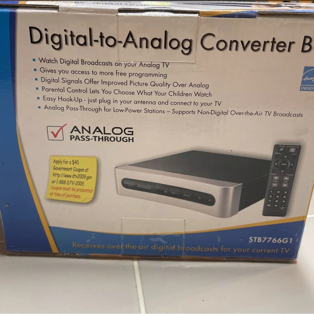 RCA Digital-to-Analog Converter Box with Remote